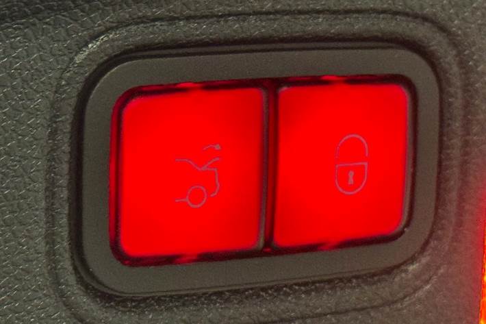 Grå Mercedes C63 fra 2017