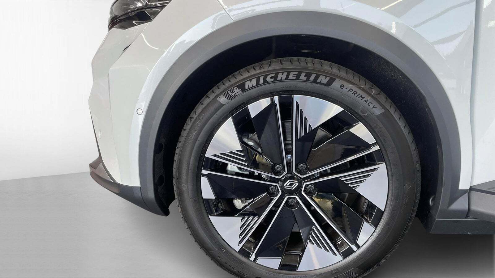 Hvid Renault Scenic E-Tech fra 2024