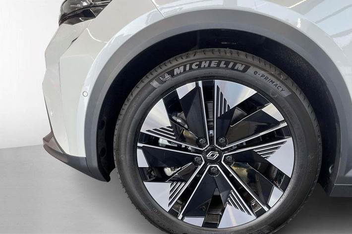 Hvid Renault Scenic E-Tech fra 2024