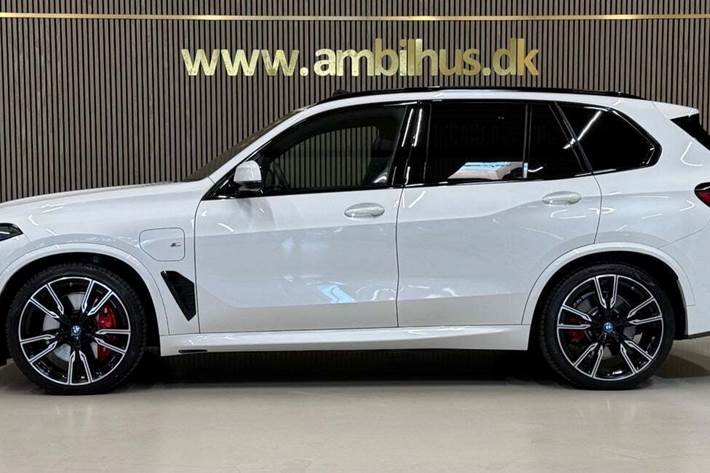 Hvid BMW X5 fra 2024
