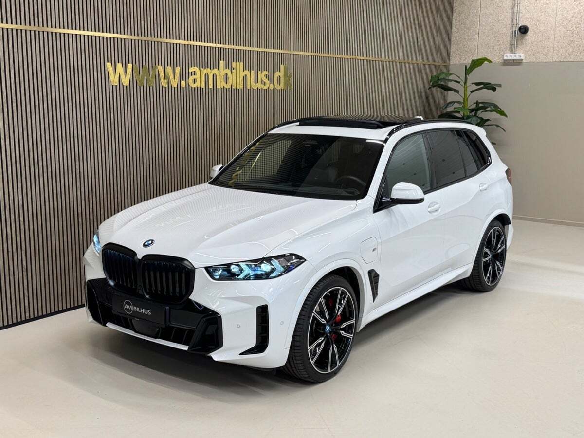 Hvid BMW X5 fra 2024