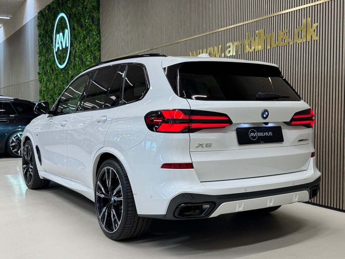 Hvid BMW X5 fra 2024