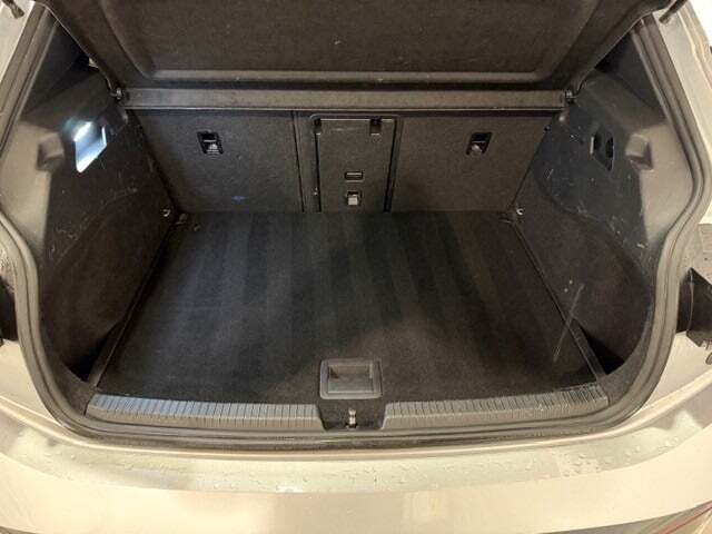 Sølv Cupra Born fra 2022