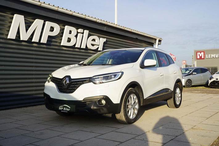 Hvid Renault Kadjar fra 2017 set udefra