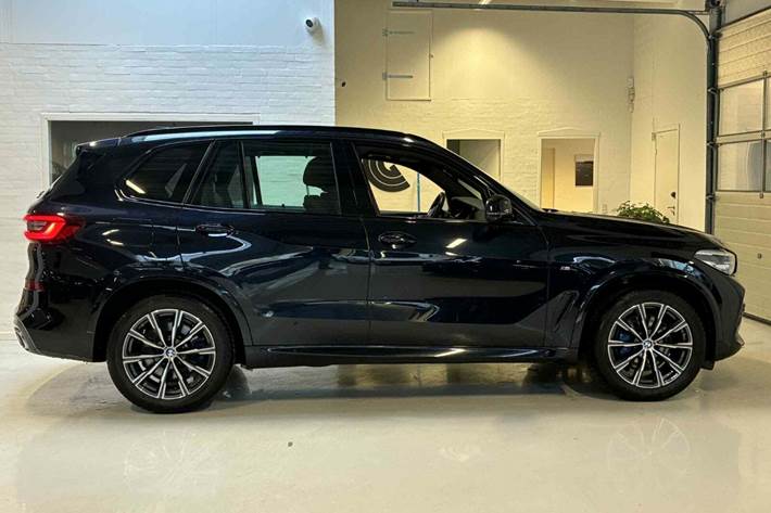Sort BMW X5 fra 2021
