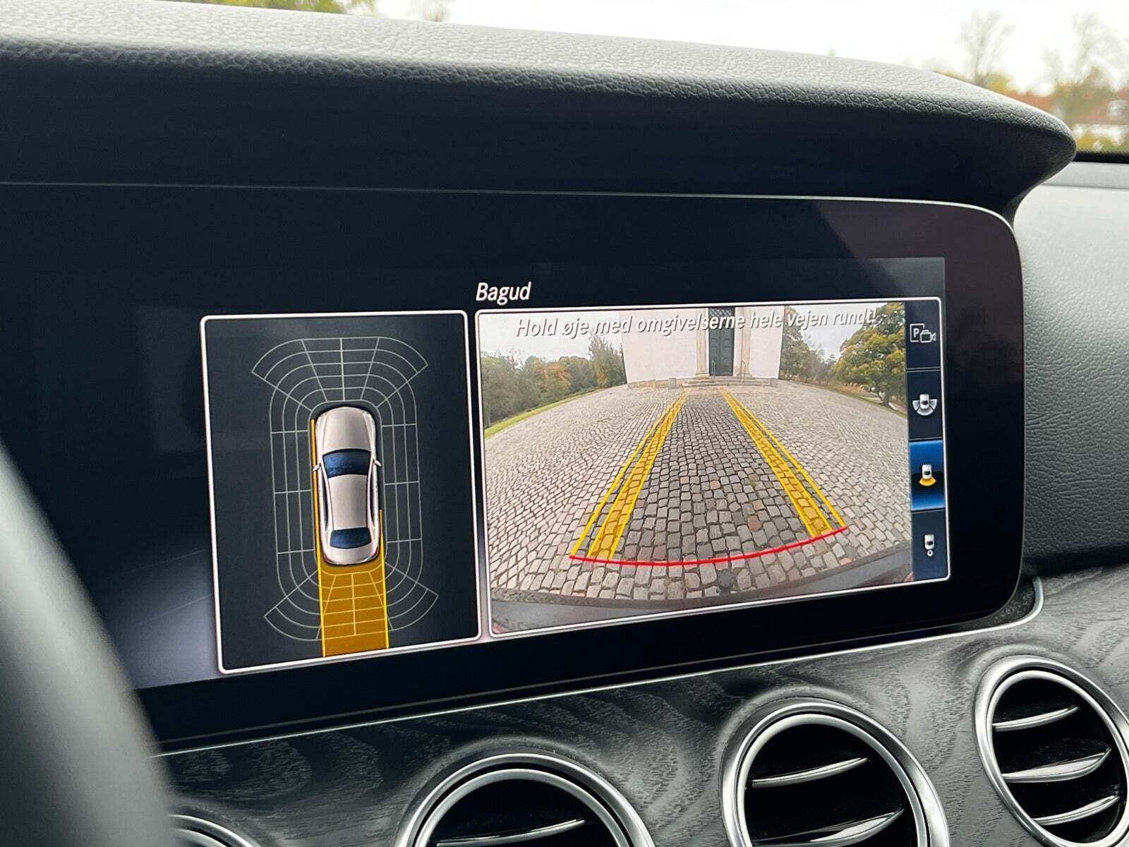 Sort Mercedes E300 de fra 2019