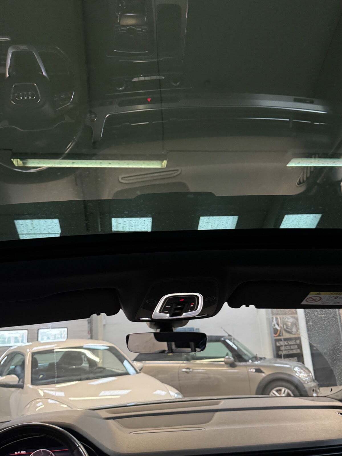 Grå Audi SQ7 fra 2016