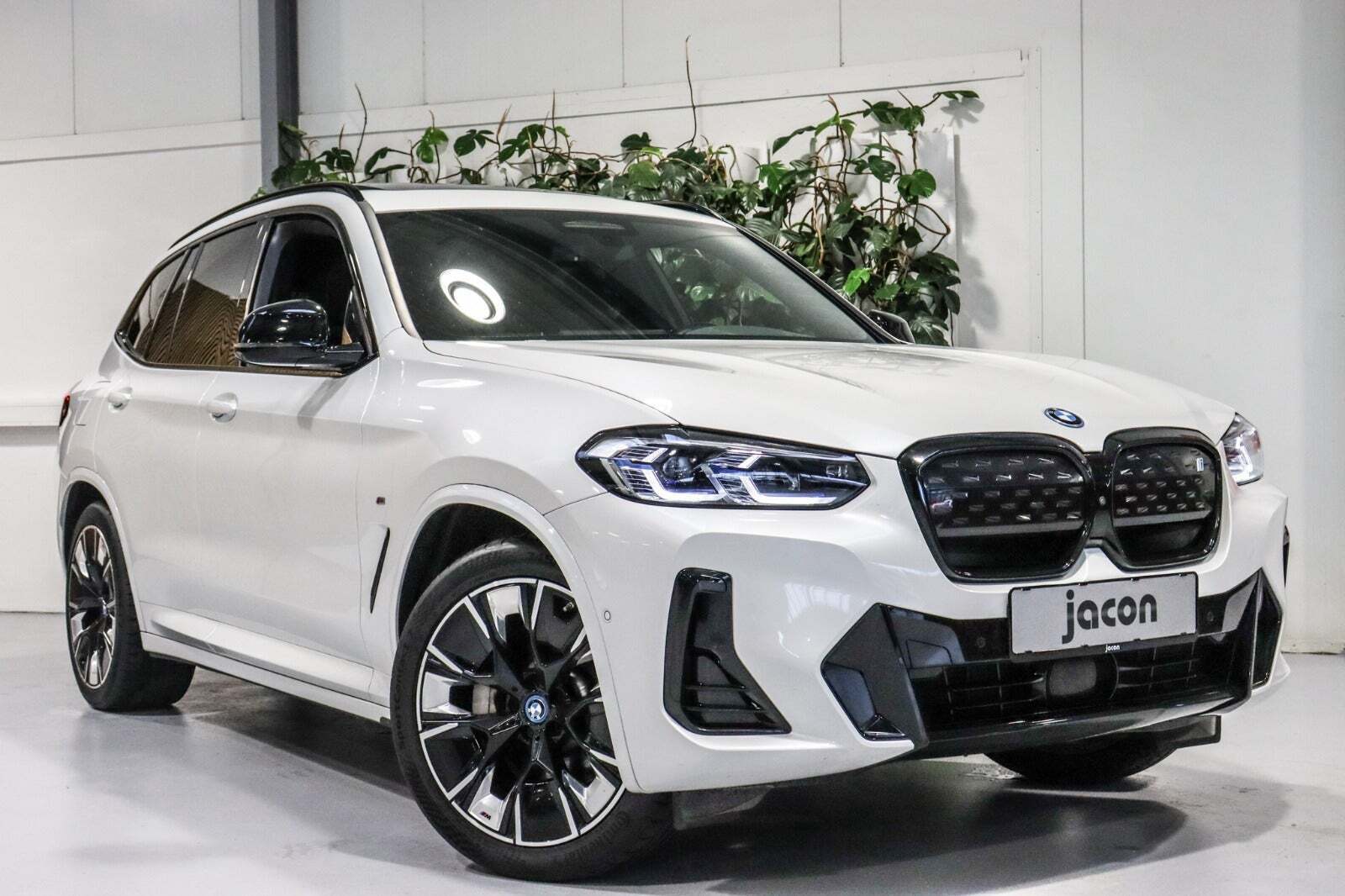 BMW iX3 Charged M-Sport