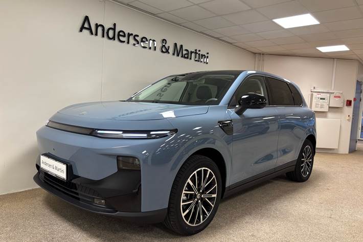 Blå Leapmotor B10 fra 2025 set udefra