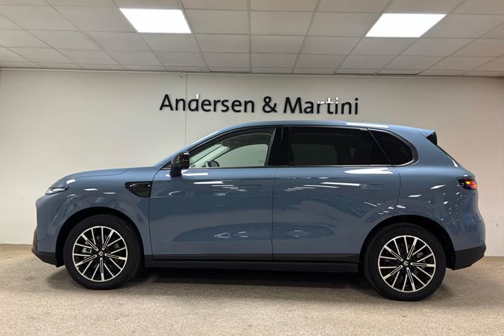 Blå Leapmotor B10 fra 2025 set udefra