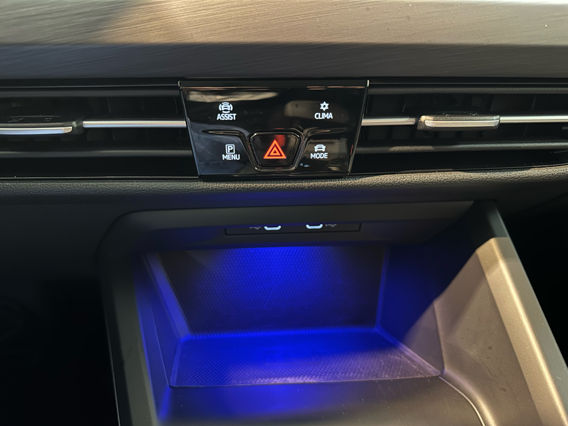 Grå VW Golf fra 2021