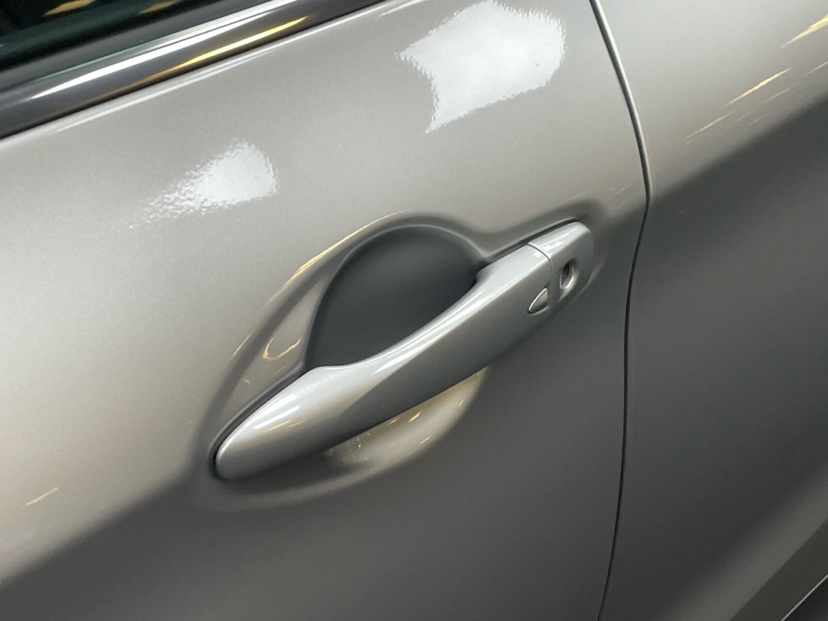 Sølv Nissan Qashqai fra 2018