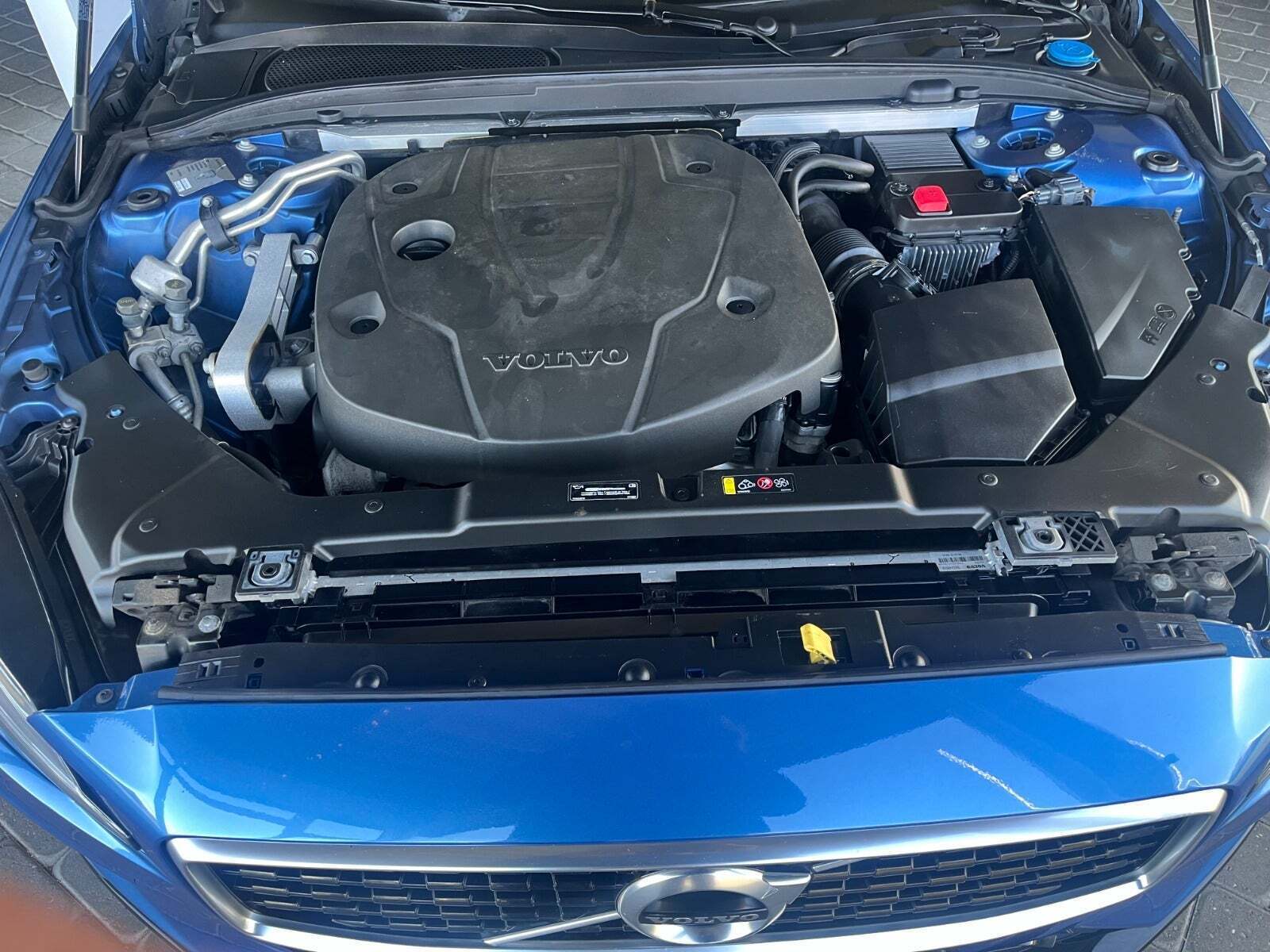 Blå Volvo V60 fra 2020