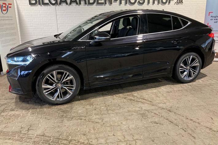 Sort Skoda Enyaq fra 2023