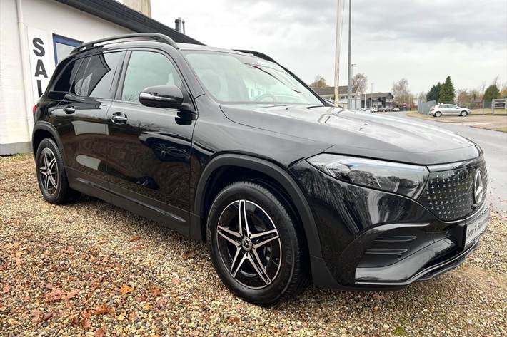 Sort Mercedes EQB 250+ fra 2024