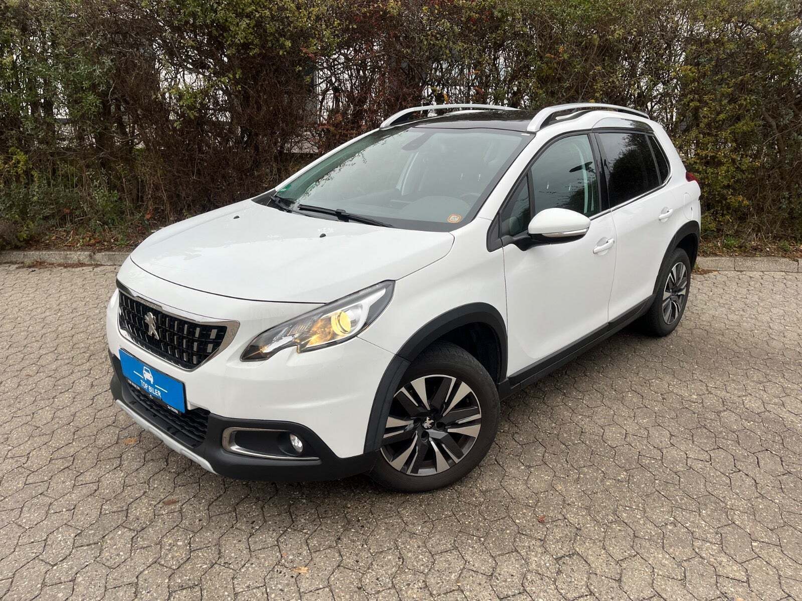 Peugeot 2008 1,2 PureTech 110 Prestige Sky