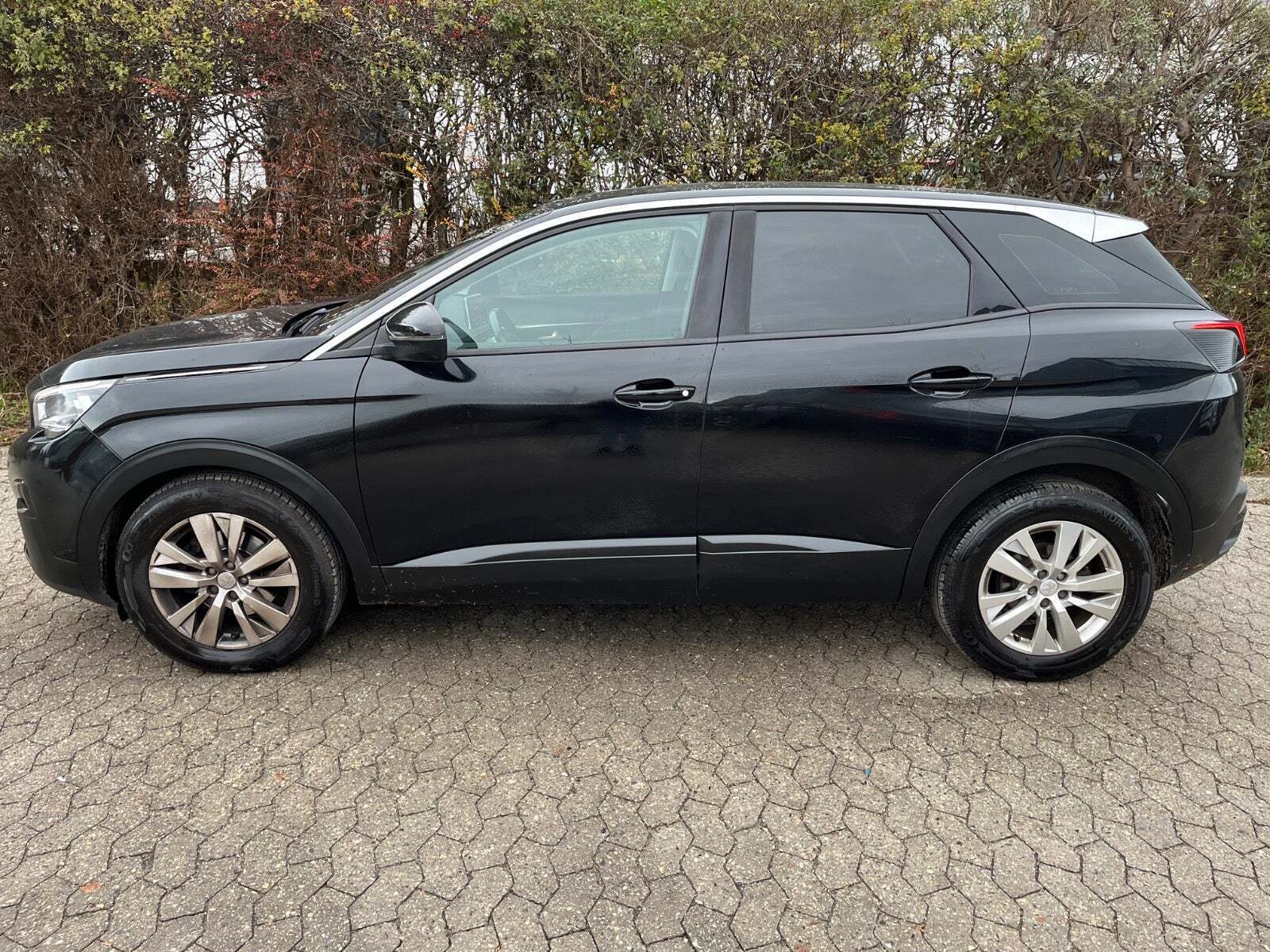 Peugeot 3008 1,2 e-THP 130 Allure