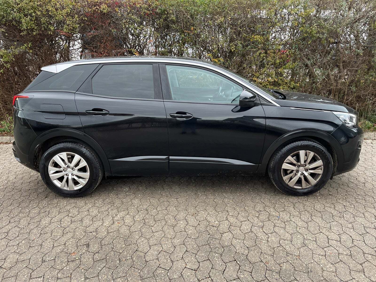 Peugeot 3008 1,2 e-THP 130 Allure