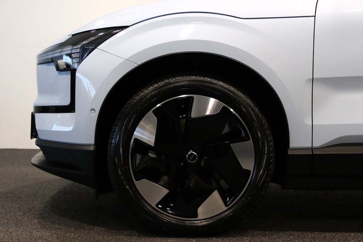 Volvo EX30 Extended Range Ultra