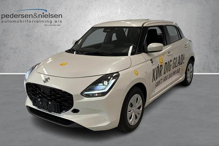 Hvid Suzuki Swift fra 2024 set udefra