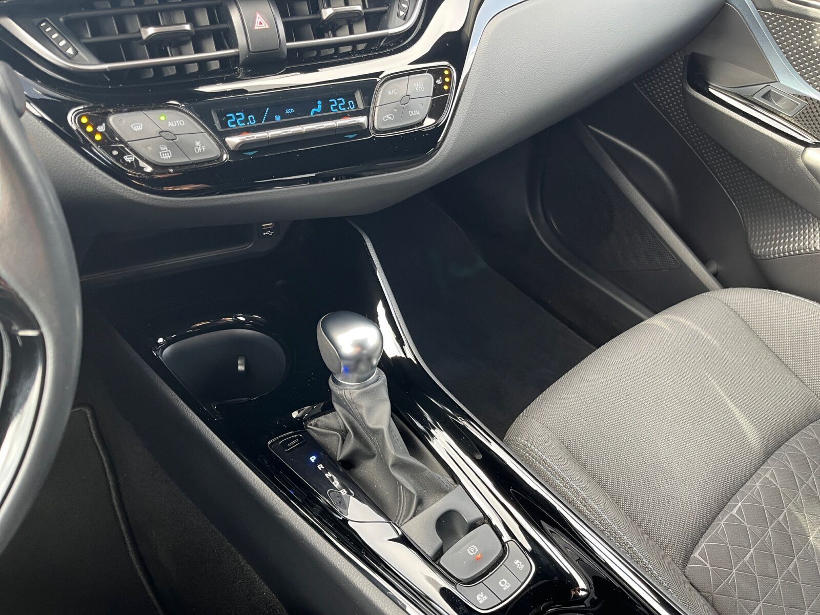 undefined Toyota C-HR fra 2021