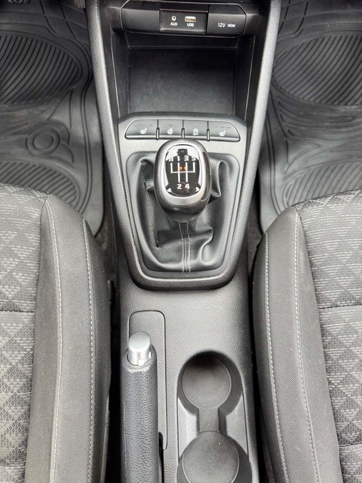 Blå Kia Rio fra 2017