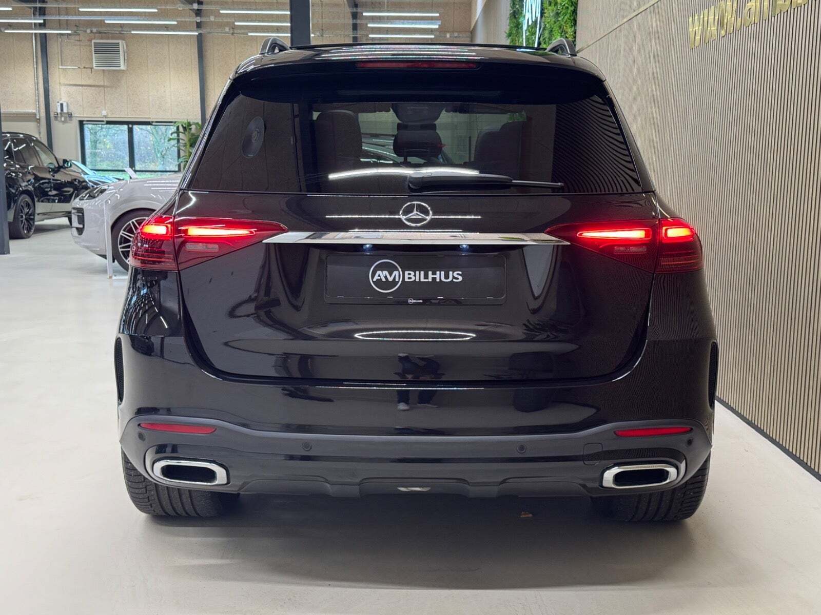 Sort Mercedes GLE350 de fra 2024