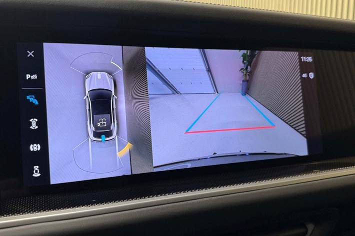 Sort Porsche Cayenne fra 2024