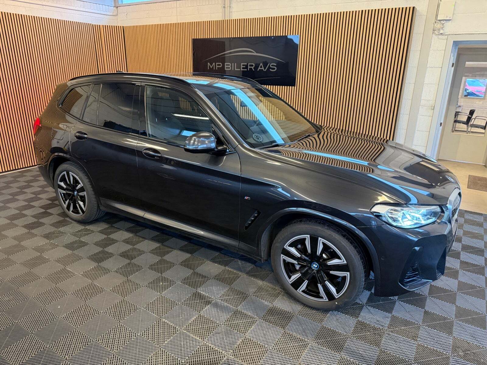 BMW iX3 Charged Plus M-Sport