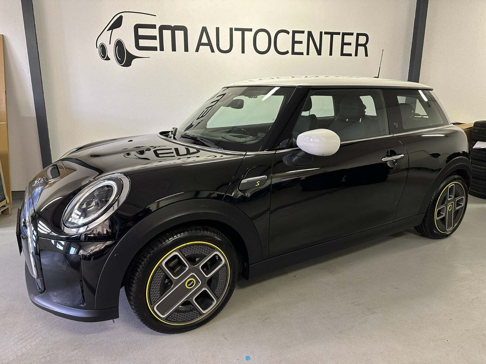 Mini Cooper SE Yours Trim