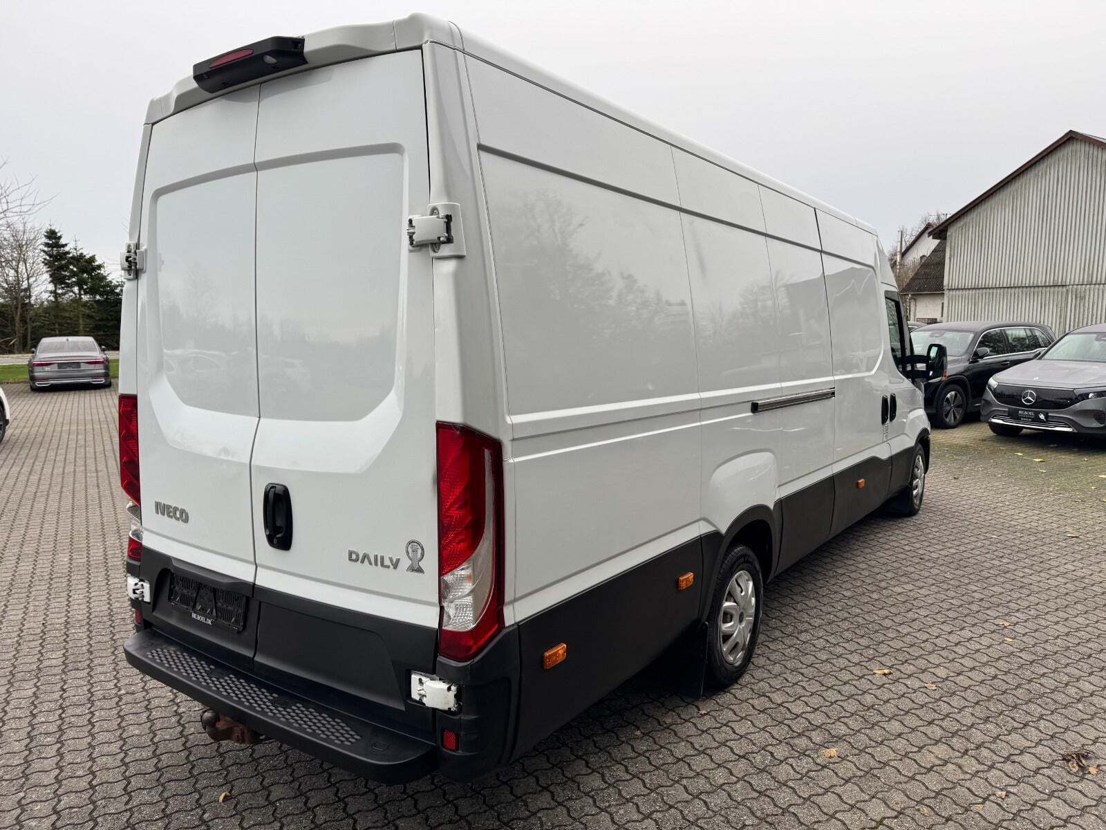 Hvid Iveco Daily fra 2016