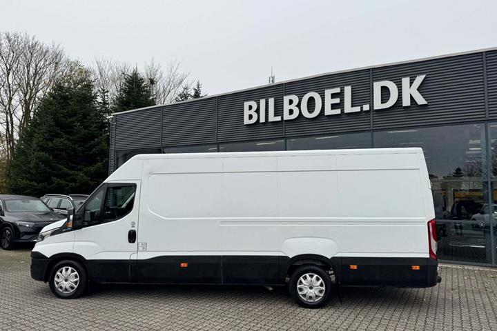 Hvid Iveco Daily fra 2016