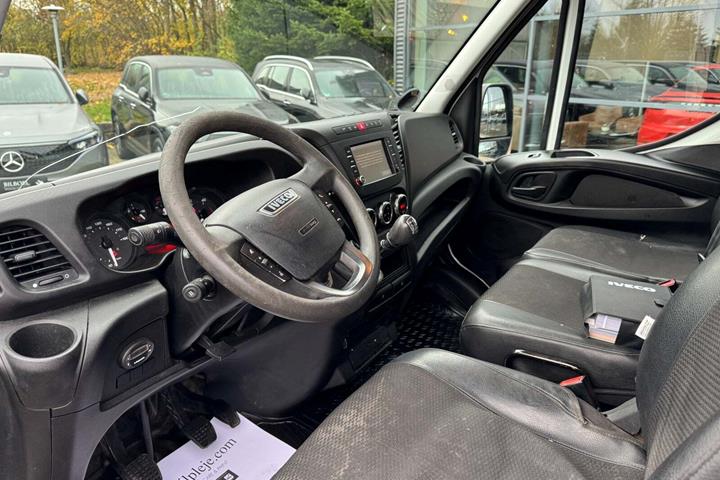 Hvid Iveco Daily fra 2016