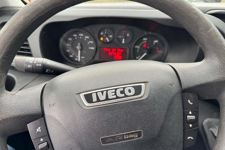 Hvid Iveco Daily fra 2016