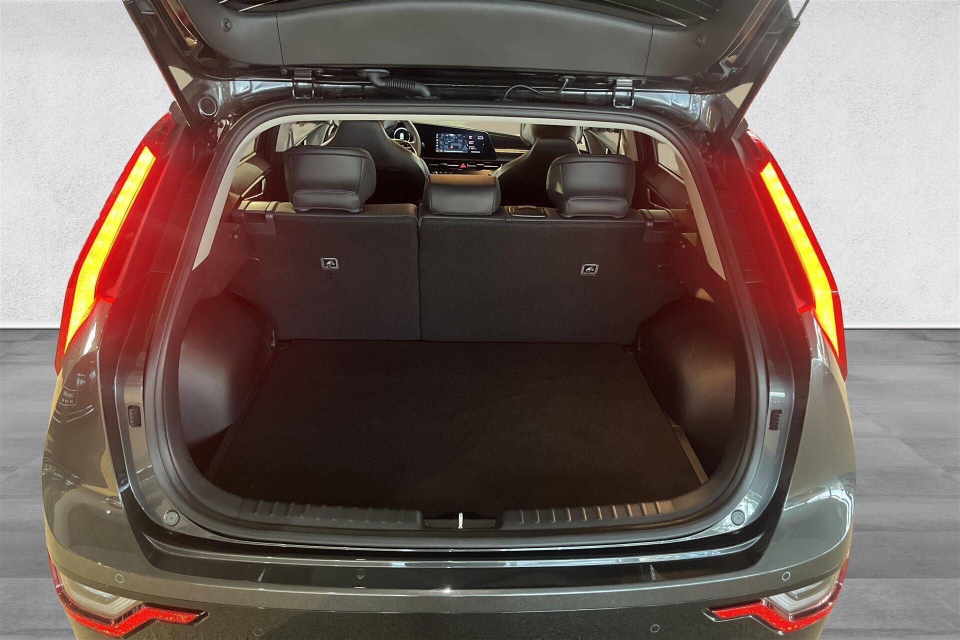 Grå Kia Niro EV fra 2023