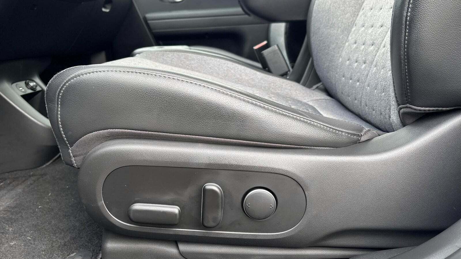 Blå Hyundai Ioniq 5 fra 2023