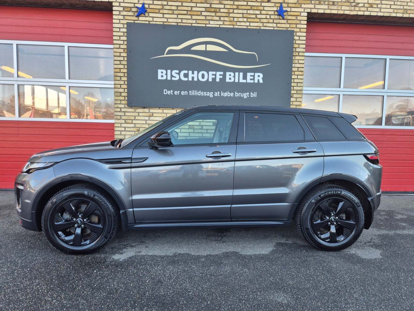 Grå Land Rover Range Rover evoque fra 2016