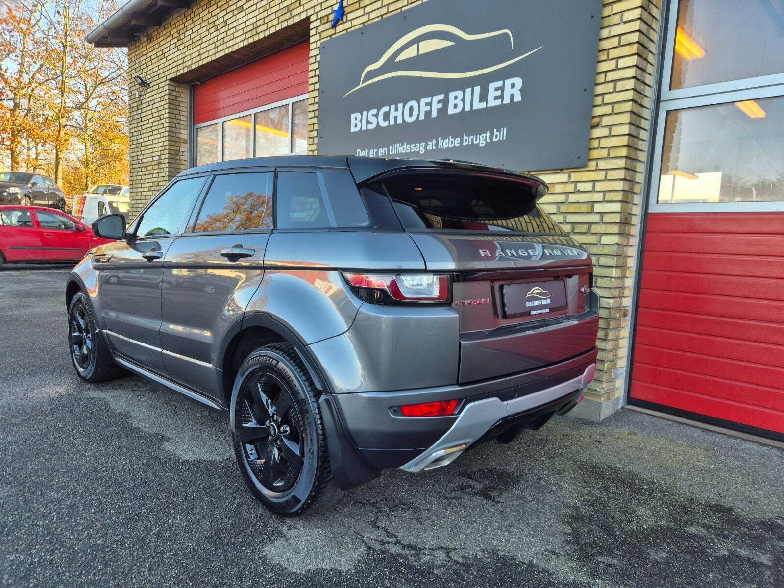 Grå Land Rover Range Rover evoque fra 2016