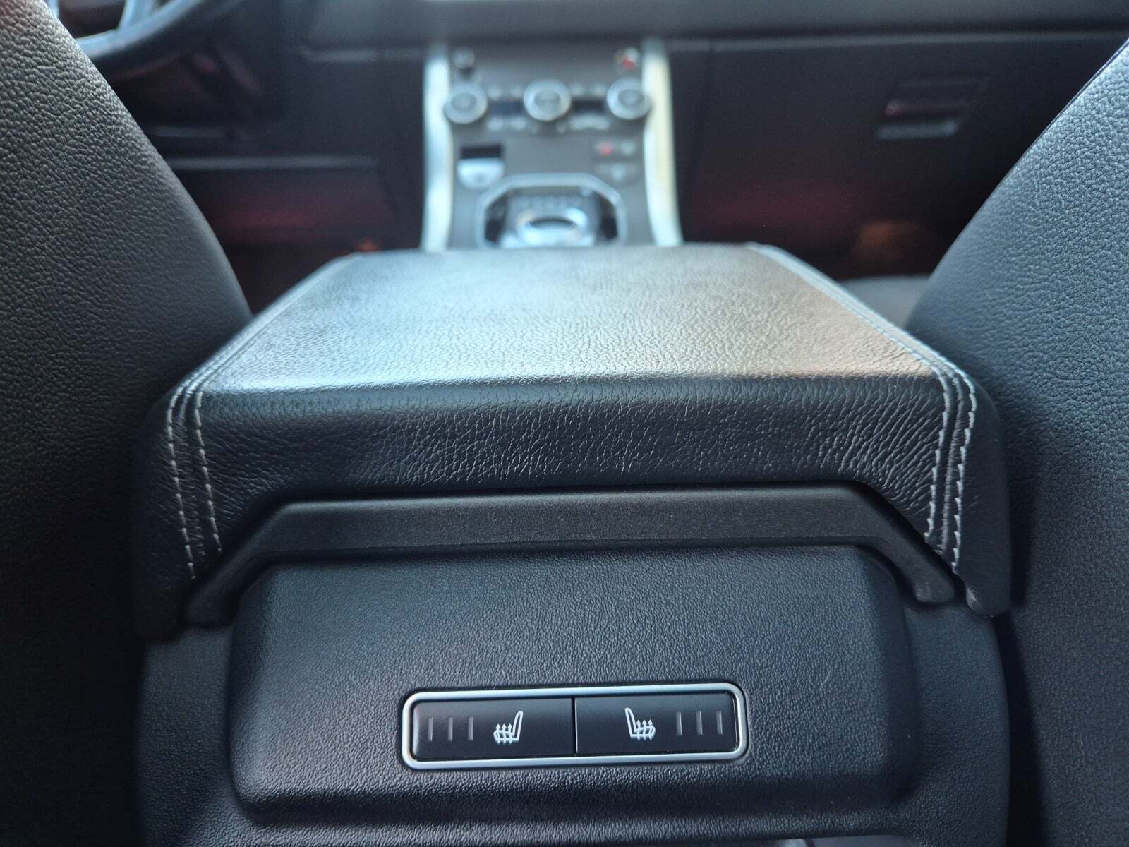 Grå Land Rover Range Rover evoque fra 2016