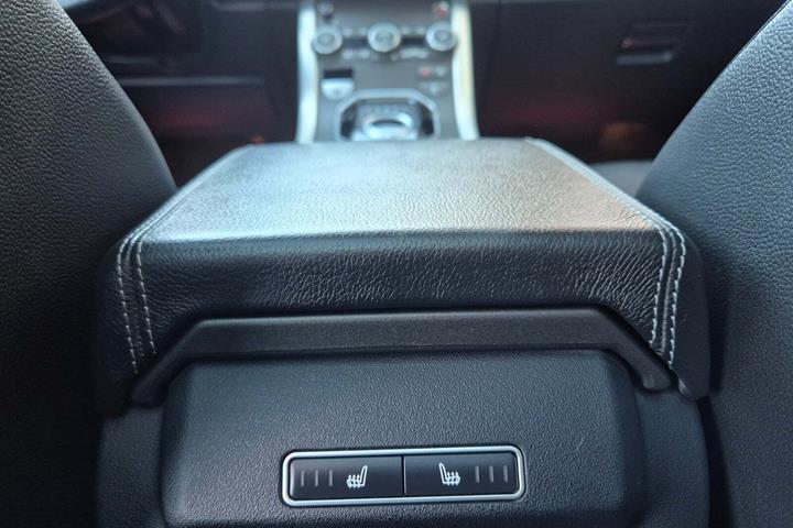 Grå Land Rover Range Rover evoque fra 2016