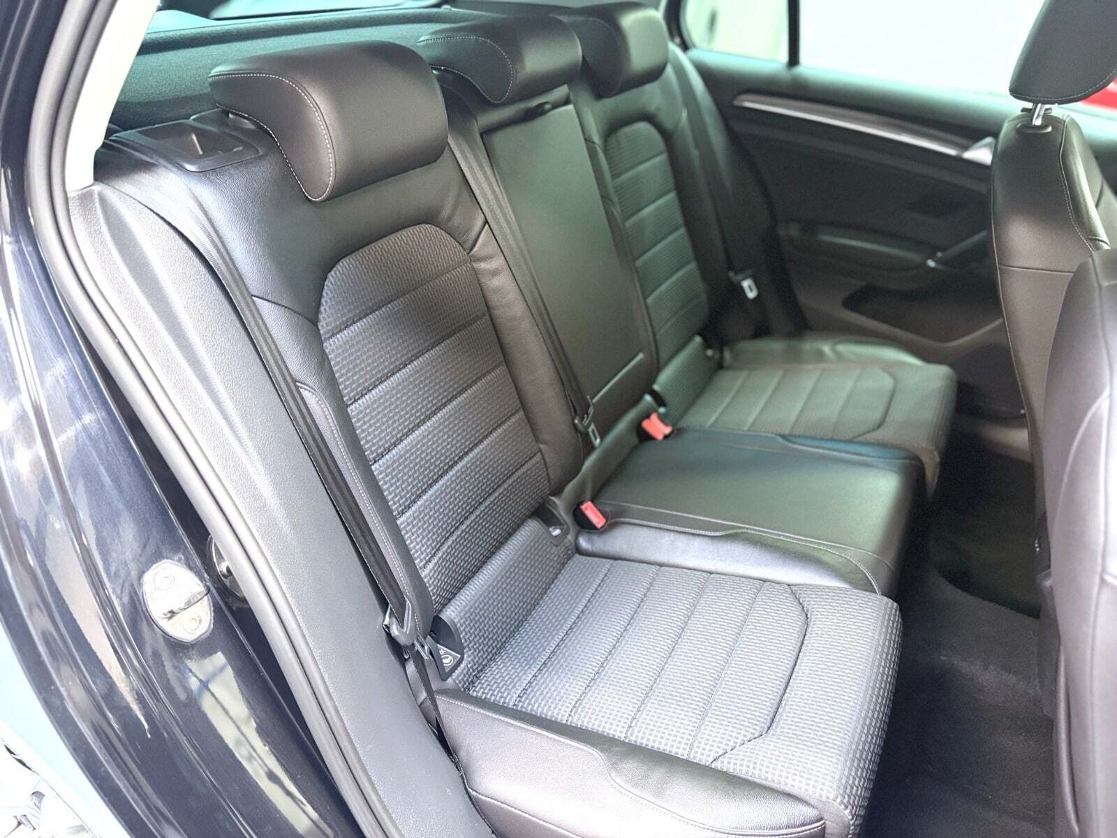 Sort VW Golf VII fra 2014