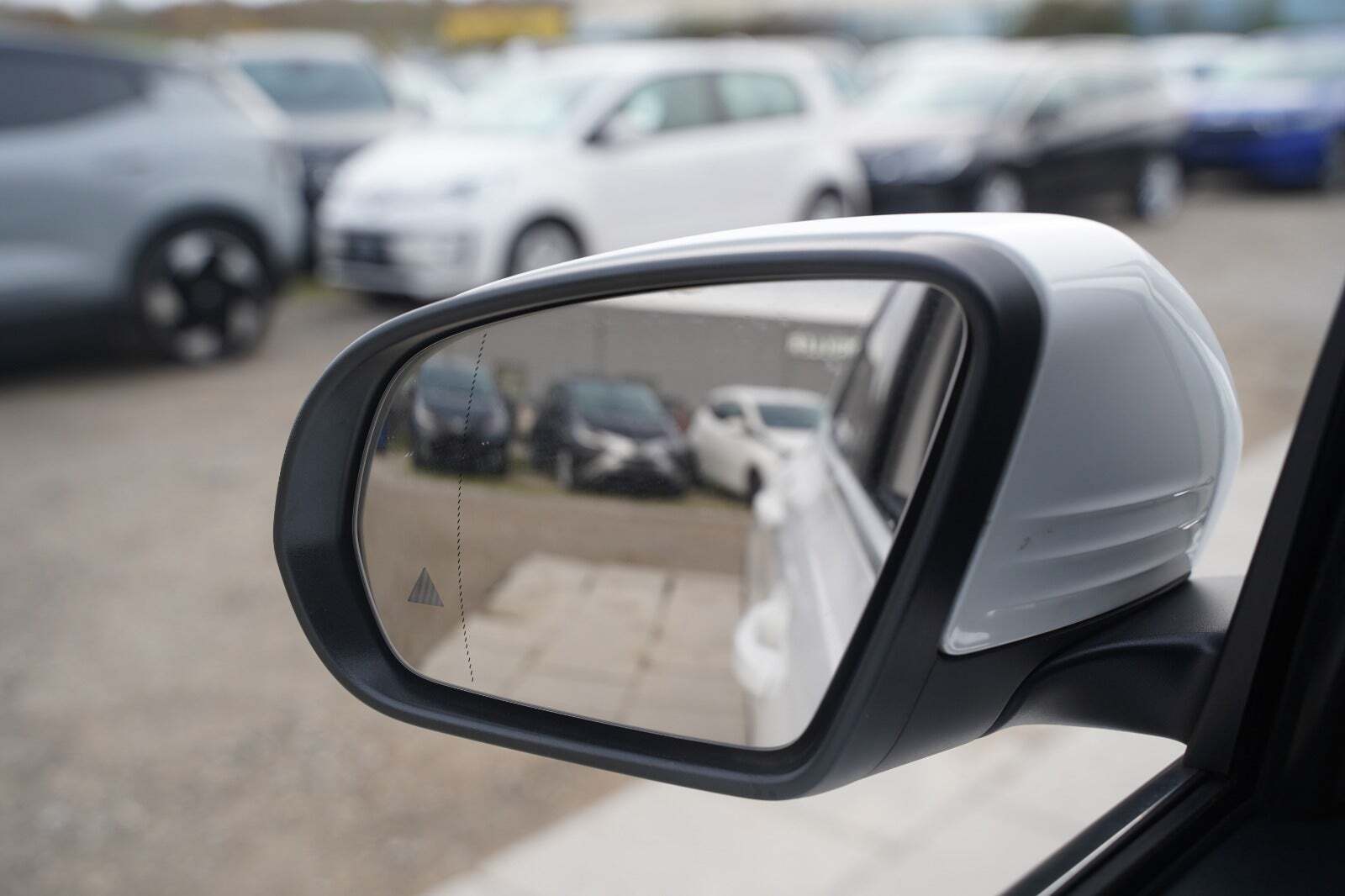 Hvid Mercedes EQB250+ fra 2024