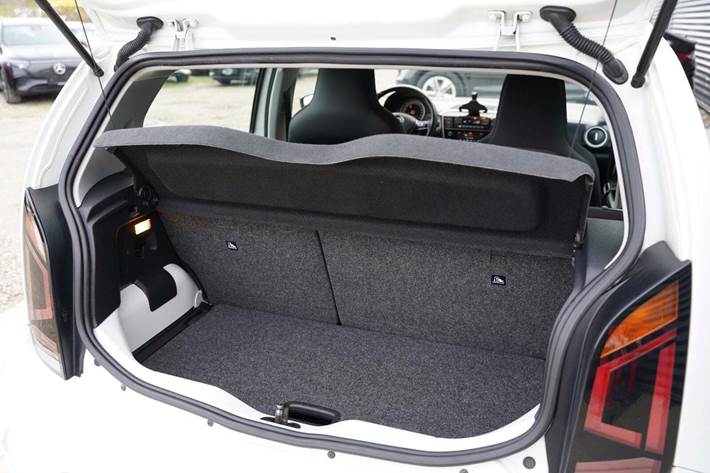 Hvid VW UP! fra 2018