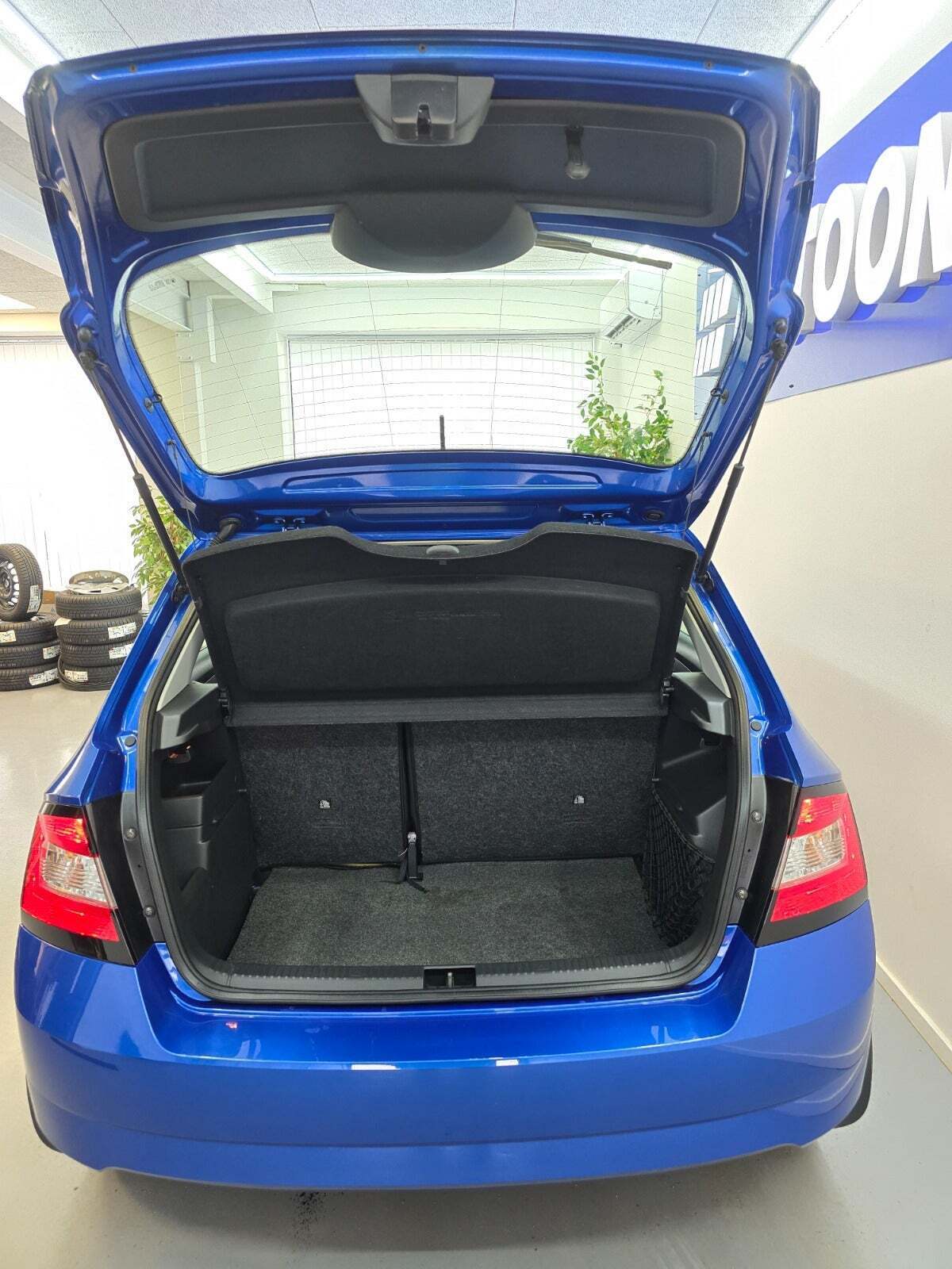 Blå Skoda Fabia fra 2017