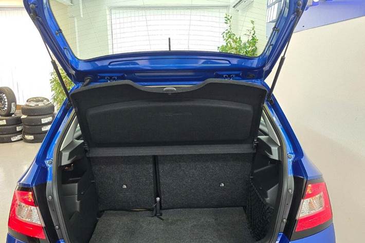 Blå Skoda Fabia fra 2017