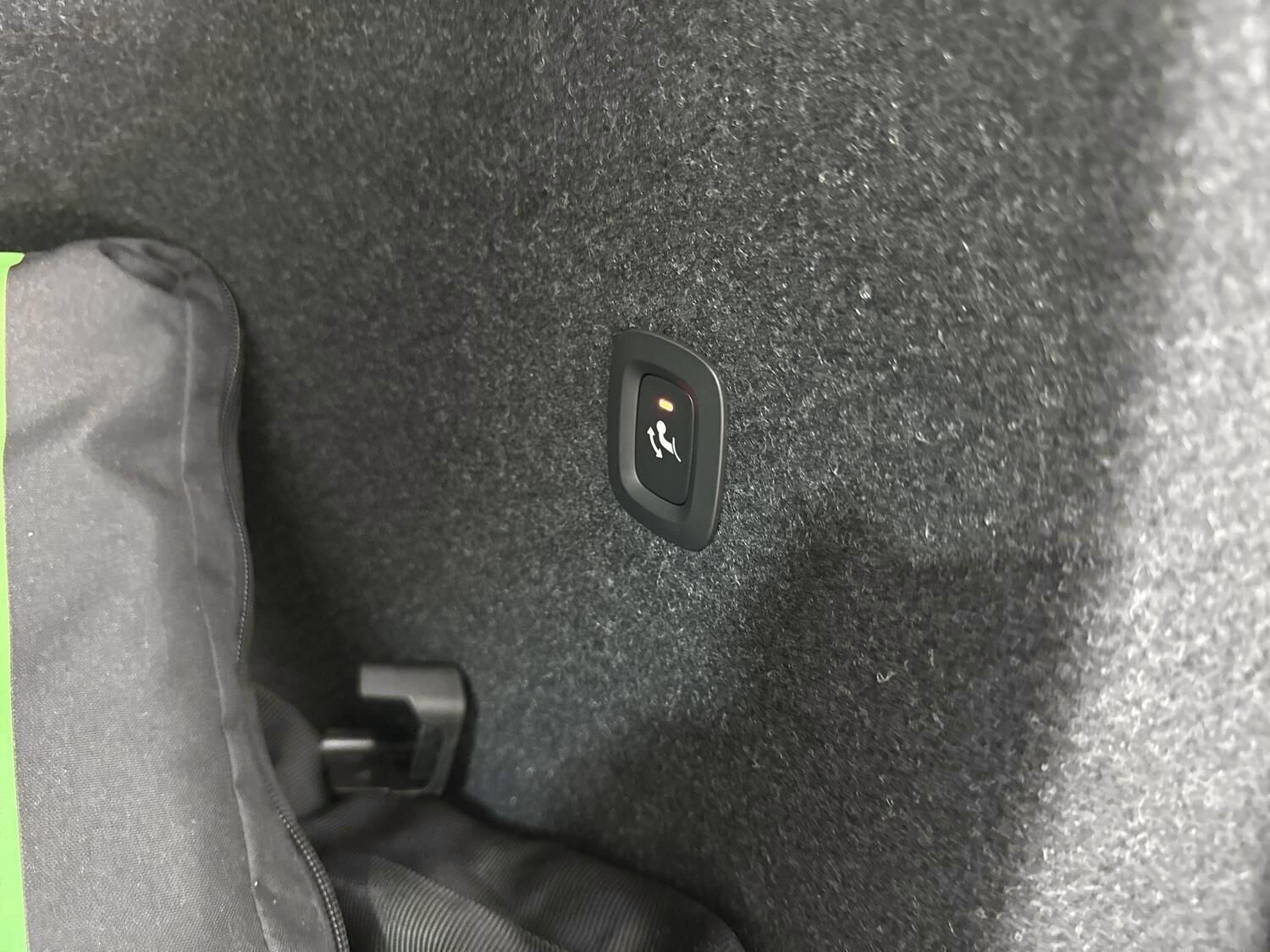 Sort Volvo EC40 fra 2025