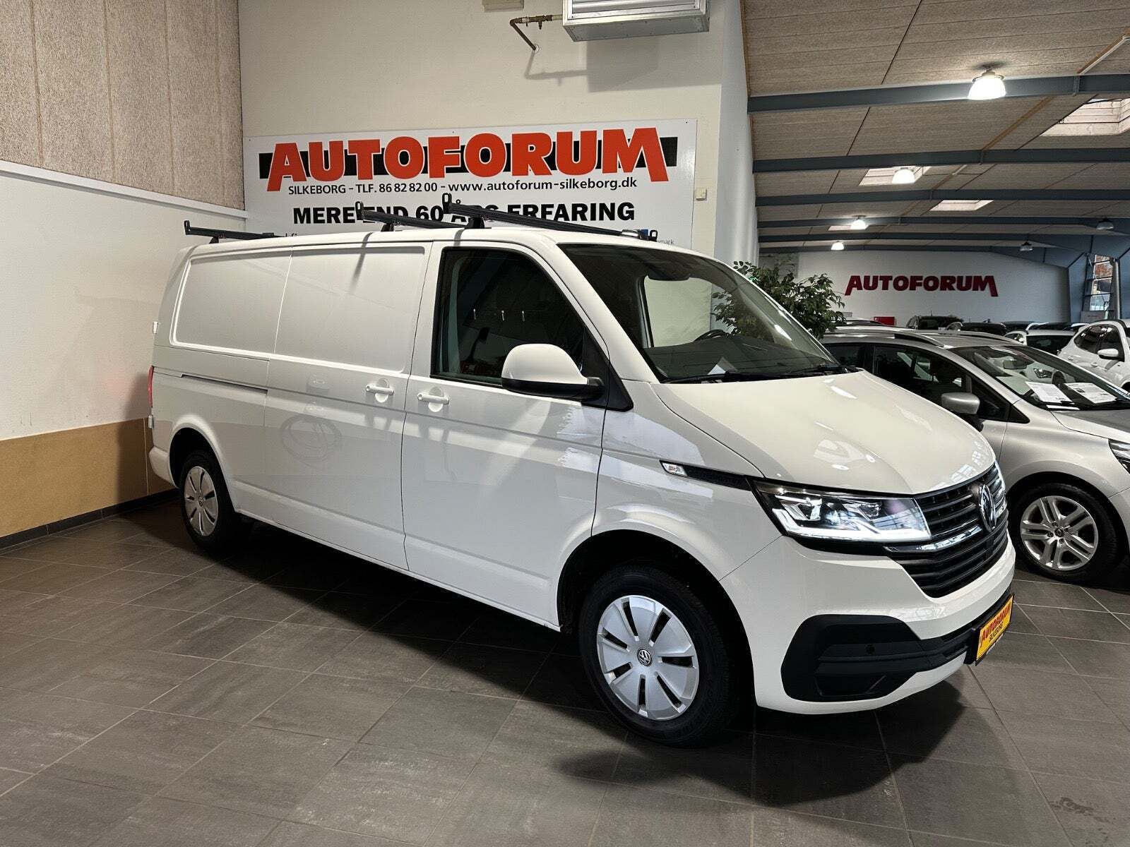VW Transporter 2,0 TDi 150 Kassevogn DSG lang