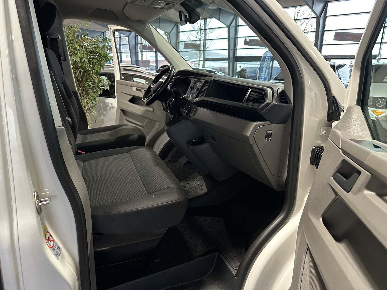 VW Transporter 2,0 TDi 150 Kassevogn DSG lang