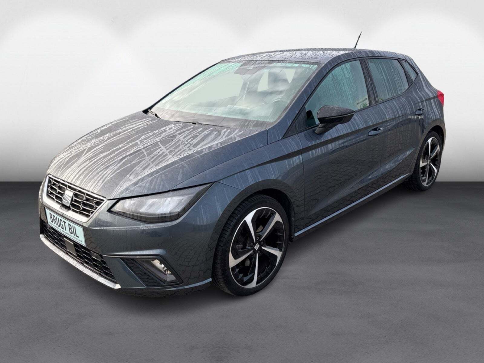 Grå Seat Ibiza fra 2025 set udefra