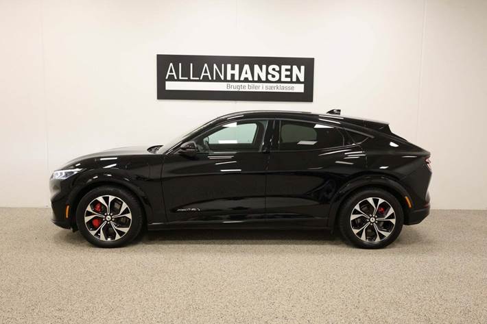 Sort Ford Mustang Mach-E fra 2023
